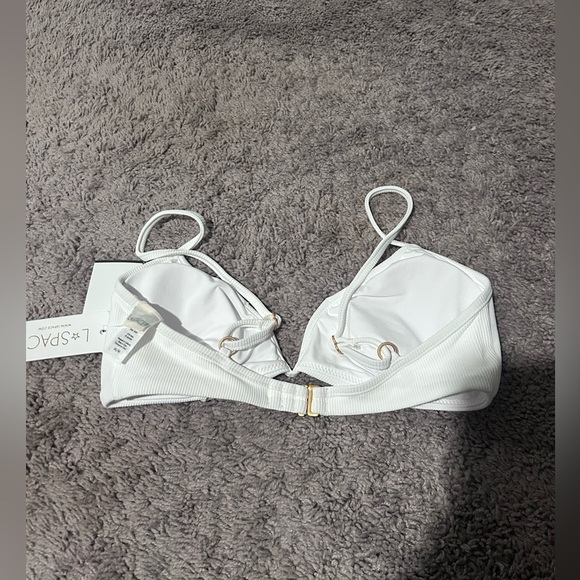 L SPACE Helena top. New with tags! Size medium - Picture 3 of 8